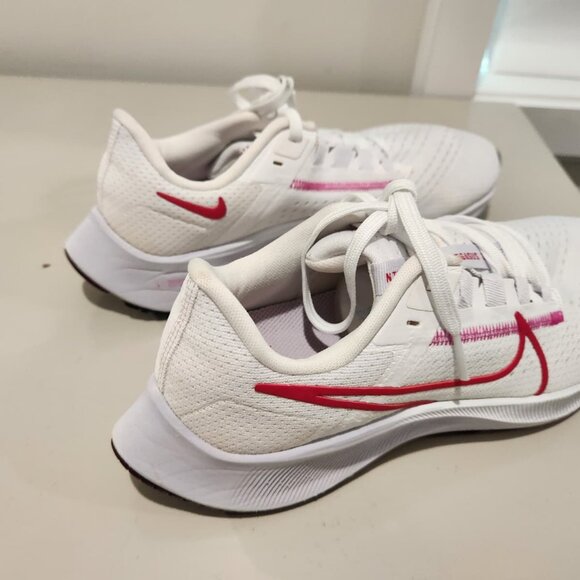 ✨ Nike Air Zoom Pegasus 38-HOT PINK SWOOSH – US 8 – Perfect Condition - Picture 4 of 11